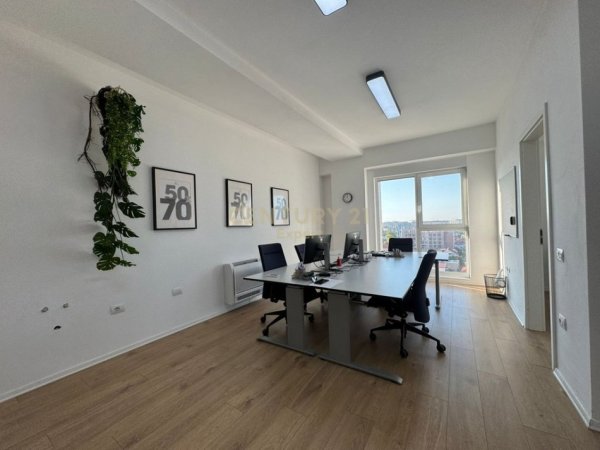 Tirane, jepet me qera zyre Kati 9, 80 m² (Rruga Siri Kodra)