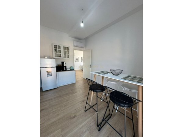 Tirane, jepet me qera zyre Kati 9, 80 m² (Rruga Siri Kodra)