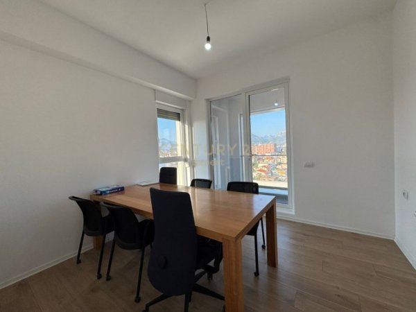 Tirane, jepet me qera zyre Kati 9, 80 m² (Rruga Siri Kodra)