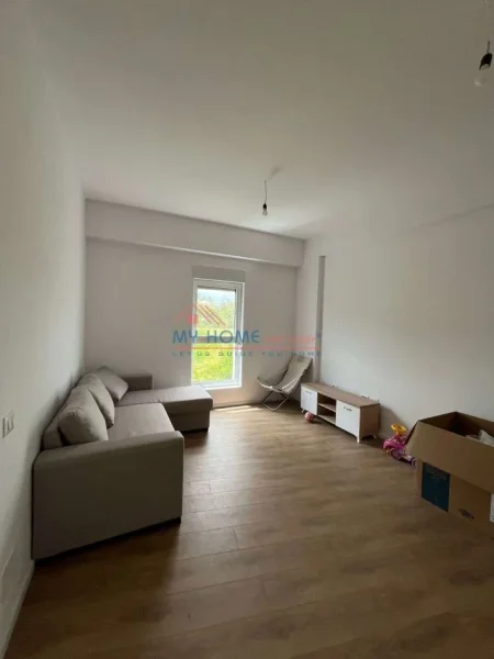 Tirane, shitet apartament 2+1+Ballkon Kati 7, 74 m² 126.000 € (Ali Demi)