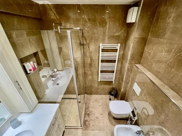 Tirane, jepet me qera apartament 2+1+Ballkon Kati 2, 95 m² 1.100 € (Don Bosko)