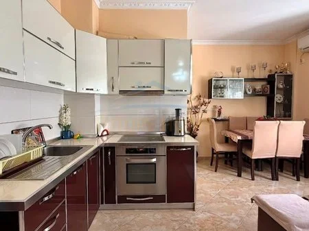 Tirane, shitet apartament 1+1+Ballkon Kati 6, 82 m² 140.000 € (Rruga Jordan Misja)