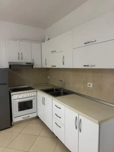Tirane, jepet me qera apartament 1+1+Aneks+Ballkon Kati 4, 450 € (ish fusha e aviacionit)