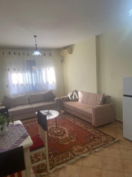 Tirane, jepet me qera apartament 1+1+Ballkon Kati 2, 60 m² 520 € (Rruga Riza Cerova)