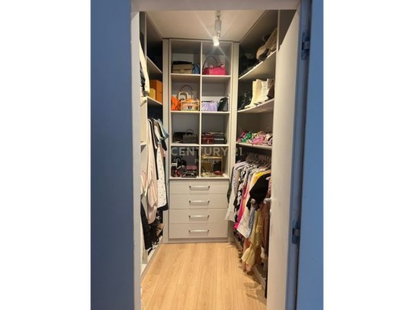 Tirane, jepet me qera apartament 2+1 Kati 4, 110 m² 800 € (Liqeni Thate)