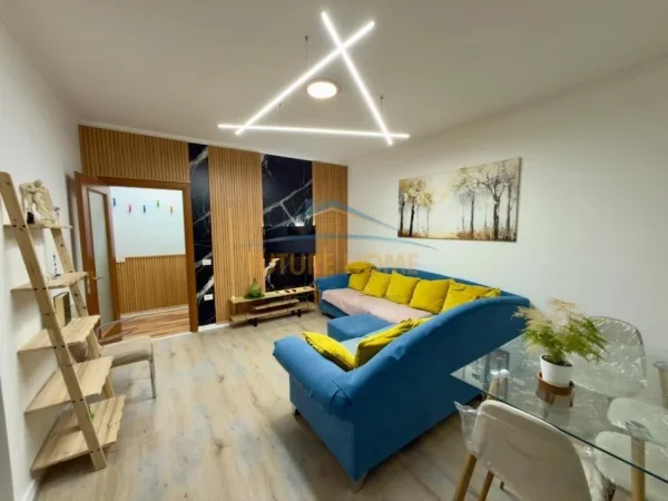 Tirane, shitet apartament 3+1 Kati 5, 126 m² (Liqeni i Thate, Tiranë.)
