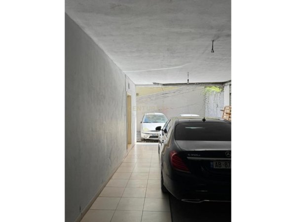 Tirane, jepet me qera apartament 2+1 Kati 1, 76 m² 550 € (Rruga Bill Klinton , Kodra e Diellit)