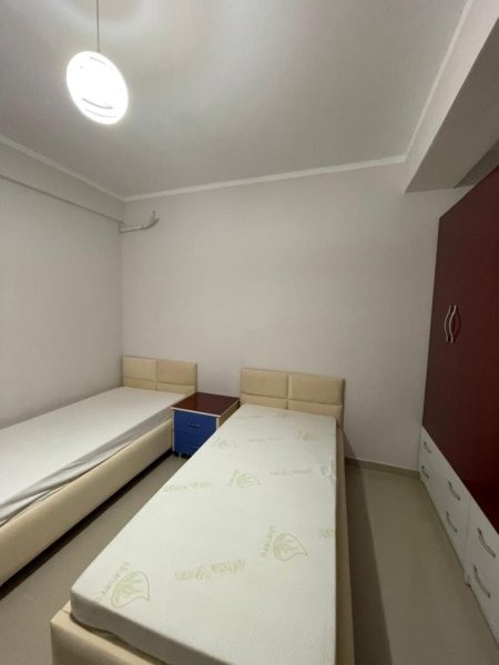 Tirane, jepet me qera apartament 2+1+Ballkon Kati 4, 90 m² 500 € (Ish Dogana)