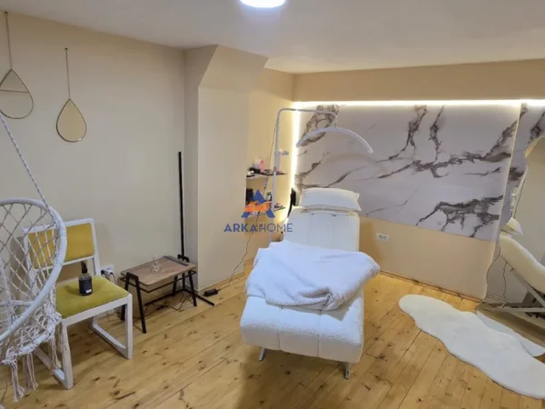 Tirane, shitet ambjent biznesi Kati 0, 25 m² 40.000 € 