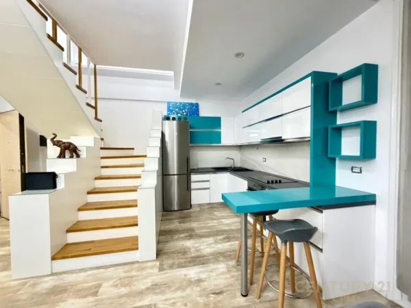 Tirane, jepet me qera apartament duplex 3+1+Aneks+Ballkon Kati 7, 180 m² 1.200 € 