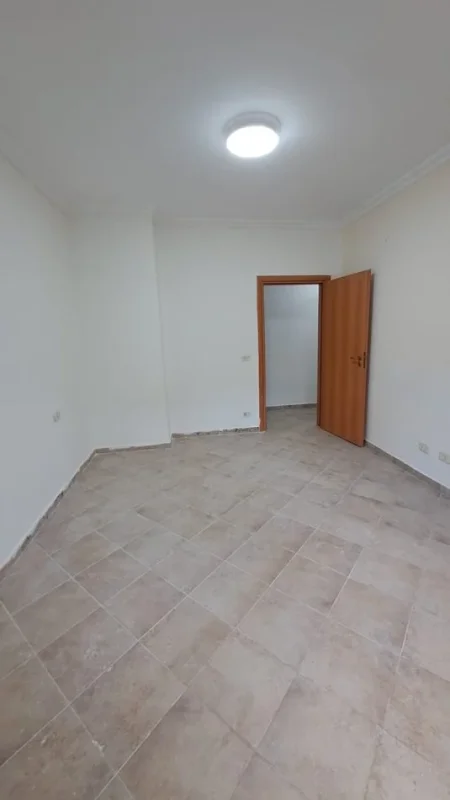 Tirane, jepet me qera Kati 2, 130 m² 700 € (TEK NENTKATESHI)