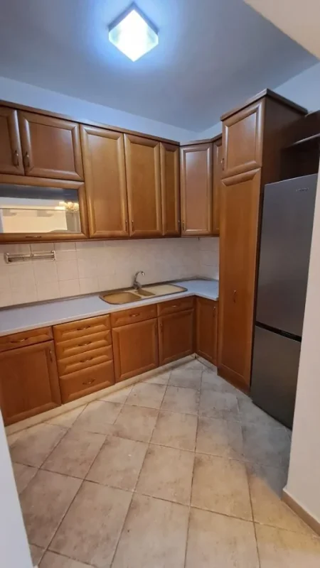 Tirane, jepet me qera Kati 2, 130 m² 700 € (TEK NENTKATESHI)