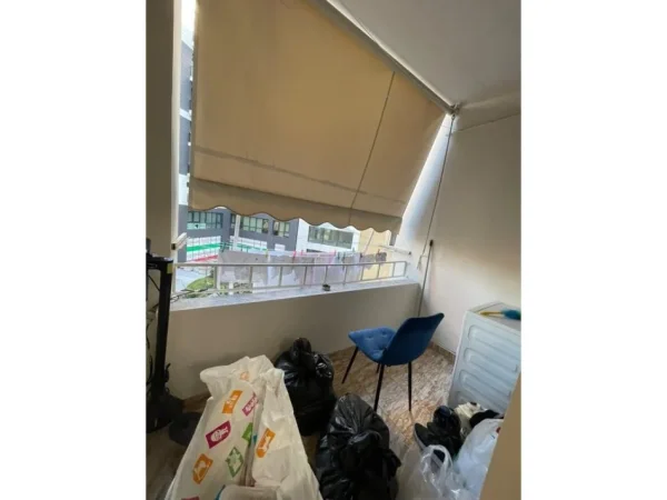 Tirane, jepet me qera apartament 1+1+Ballkon Kati 4, 75 m² 900 € (Rruga e Kosovareve, Tirane.)