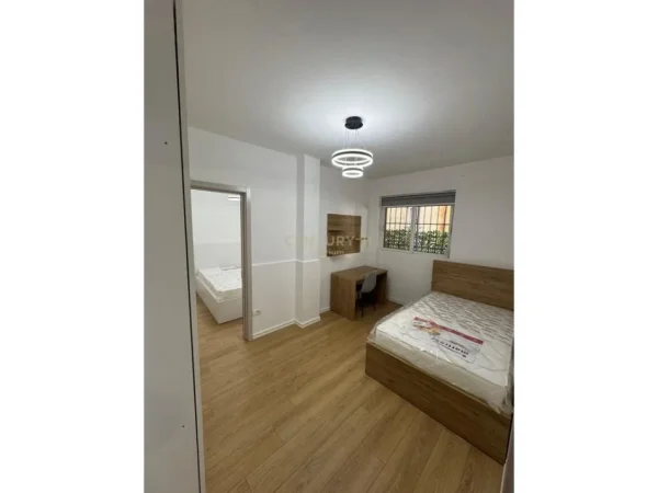 Tirane, jepet me qera apartament 2+1 Kati 1, 1 m² 550 € (Kodra e Diellit)