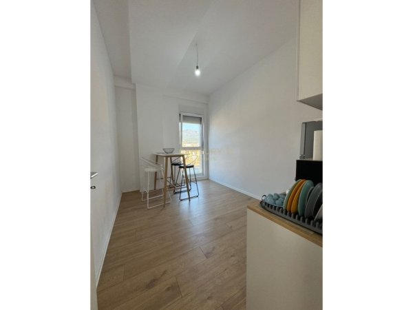 Tirane, jepet me qera zyre Kati 9, 80 m² 650 € (REZIDENCA SIRI 2!)