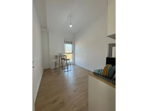 Tirane, jepet me qera zyre Kati 9, 80 m² 650 € (REZIDENCA SIRI 2!)