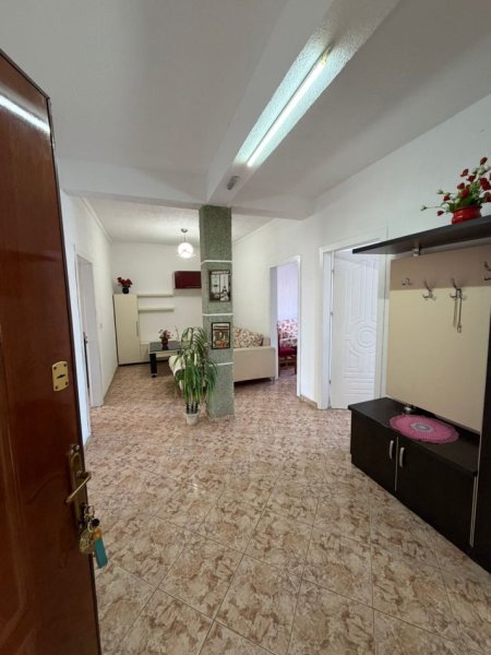 Tirane, jepet me qera apartament 3+1 Kati 6, 115 m² 500 € (DON BOSKO)