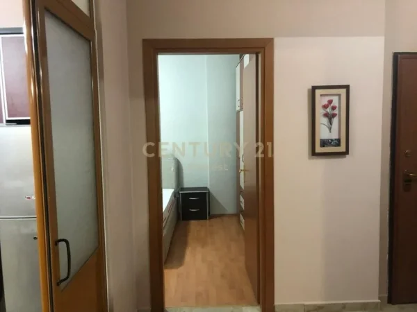 Tirane, jepet me qera apartament 1+1 Kati 6, 110 m² 600 € (Liqeni Thate)