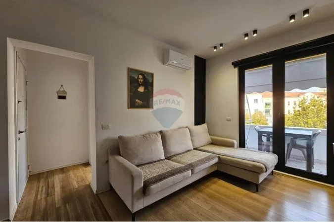 Tirane, shitet apartament 2+1 Kati 4, 