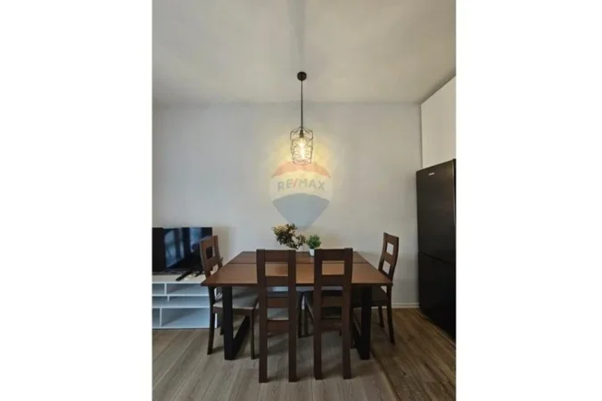 Tirane, shitet apartament 2+1 Kati 4, 