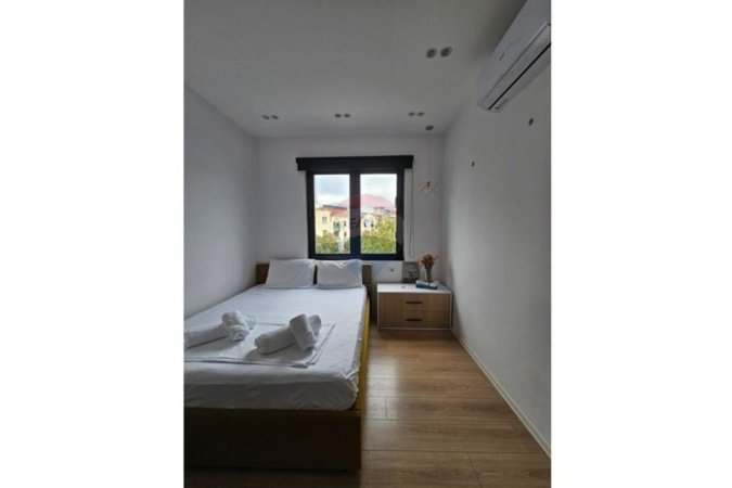 Tirane, shitet apartament 2+1 Kati 4, 