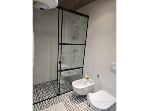 Tirane, jepet me qera apartament 2+1+Ballkon Kati 9, 91 m² 750 € (Don Bosko)