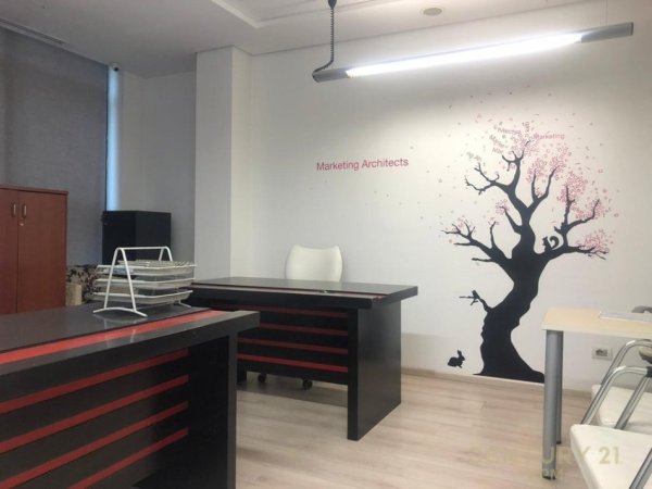 Tirane, jepet me qera ambjent biznesi Kati 0, 200 m² 1.400 € (Kodra e Diellit)