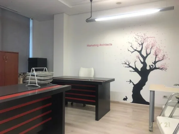 Tirane, jepet me qera ambjent biznesi Kati 0, 200 m² 1.400 € (Kodra e Diellit)