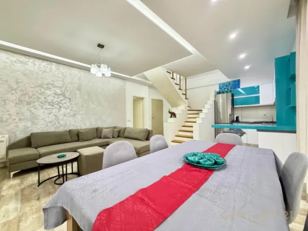 Tirane, jepet me qera apartament duplex 3+1 Kati 6, 180 m² 1.200 € (Selite)