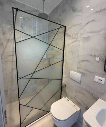 Tirane, jepet me qera apartament 2+1 Kati 10, 110 m² 1.300 € (rruga e barrikadave)