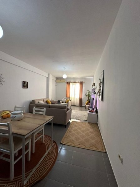 Tirane, shitet apartament 2+1+Ballkon Kati 7, 129 m² 160.000 € (Yzberisht)