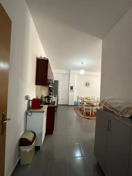 Tirane, shitet apartament 2+1+Ballkon Kati 7, 129 m² 160.000 € (Yzberisht)