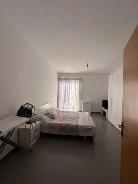 Tirane, shitet apartament 2+1+Ballkon Kati 7, 129 m² 160.000 € (Yzberisht)