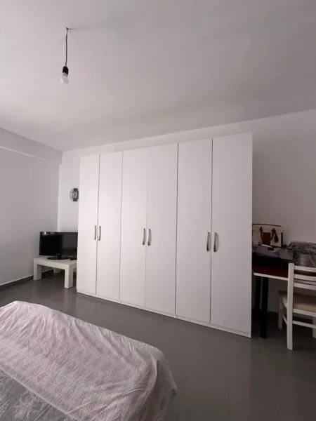 Tirane, shitet apartament 2+1+Ballkon Kati 7, 129 m² 160.000 € (Yzberisht)