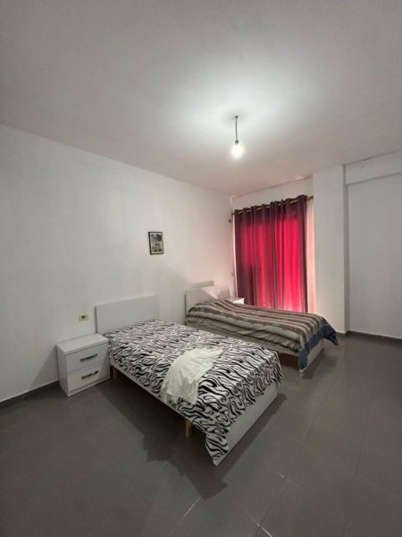 Tirane, shitet apartament 2+1+Ballkon Kati 7, 129 m² 160.000 € (Yzberisht)