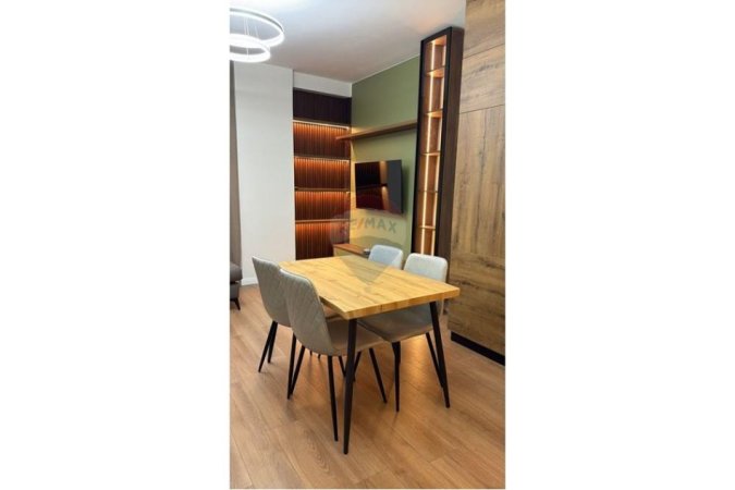 Tirane, jepet me qera apartament 1+1 , 