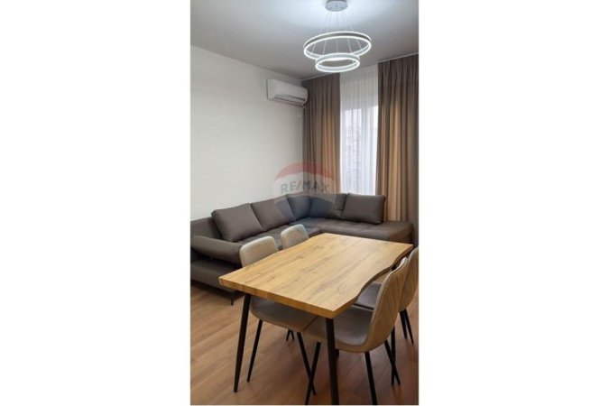 Tirane, jepet me qera apartament 1+1 , 