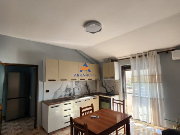 Tirane, jepet me qera apartament 2+1+Ballkon Kati 4, 80 m² 450 € 