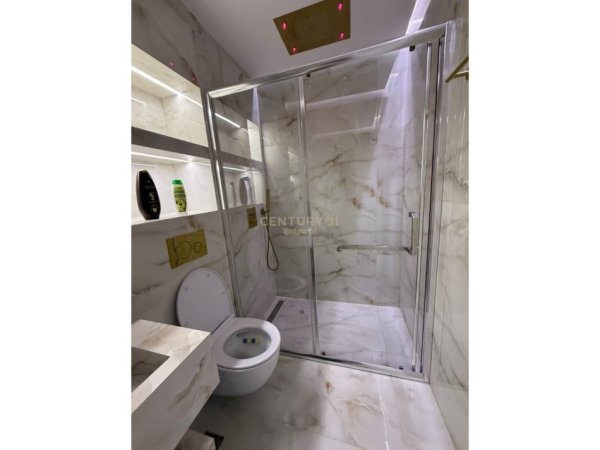 Tirane, jepet me qera apartament 1+1 Kati 0, 62 m² 550 € (21 Dhjetori)