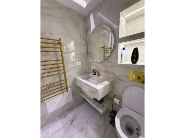 Tirane, jepet me qera apartament 1+1 Kati 0, 62 m² 550 € (21 Dhjetori)