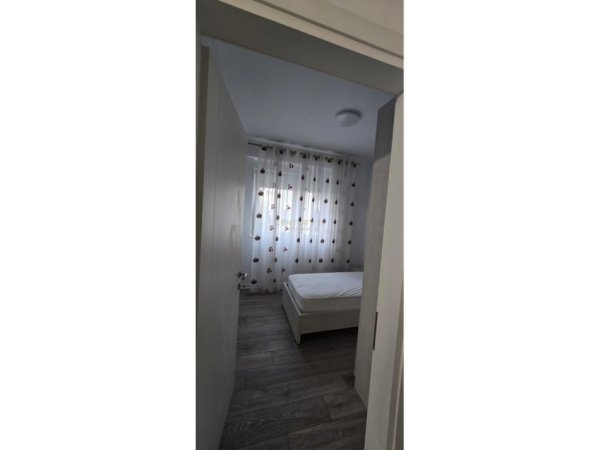 Tirane, jepet me qera apartament 2+1 Kati 3, 83 m² 630 € (Liqeni Thate)