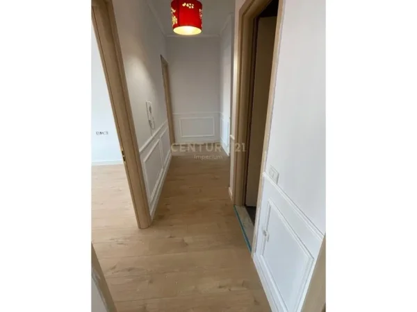 Tirane, shes apartament 2+1 Kati 8, 98 m² 153.000 € (Fabrika e Miellit)