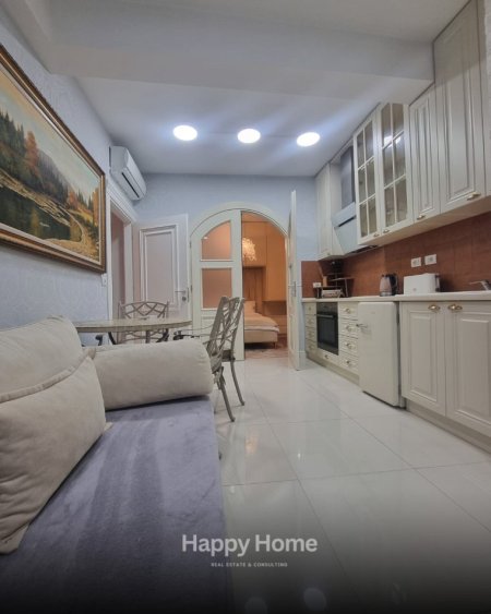 Tirane, shitet apartament , 192 m² 