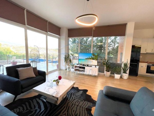 Tirane, jepet me qera Vile 2 Katshe Kati 0, 200 m² 2.000 € (Farkë)