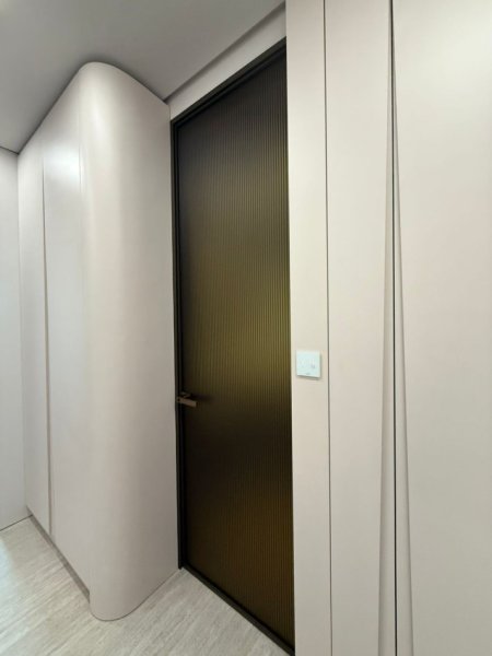 Tirane, jepet me qera apartament 1+1+Aneks+Ballkon Kati 13, 70 m² 1.200 € 