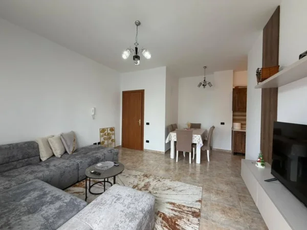 Tirane, jepet me qera apartament 2+1 Kati 6, 80 m² 900 € (pazari i ri)