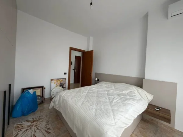 Tirane, jepet me qera apartament 2+1 Kati 6, 80 m² 900 € (pazari i ri)