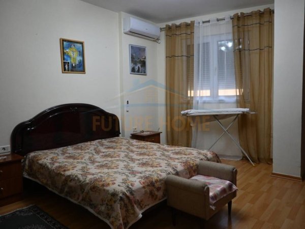 Tirane, jepet me qera apartament 2+1 Kati 3, 105 m² 680 € (rruga e dibres)