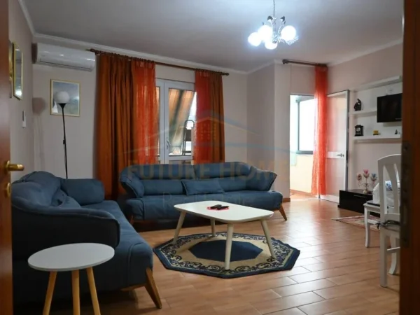 Tirane, jepet me qera apartament 2+1 Kati 3, 105 m² 680 € (rruga e dibres)