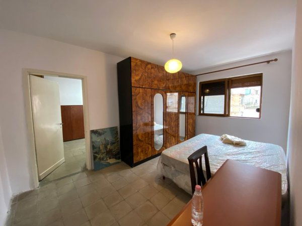 Tirane, jepet me qera apartament 3+1 Kati 3, 113 m² 550 € (Bulevardi Bajram Curri)